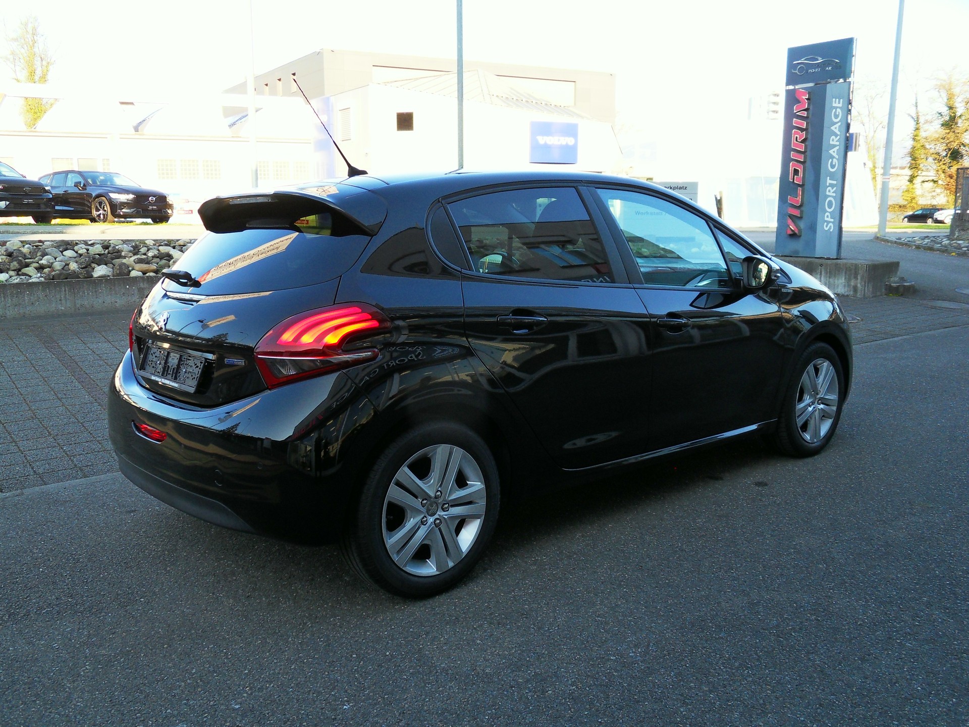 PEUGEOT 208 1.2 e-VTI Style EGS5-image-4