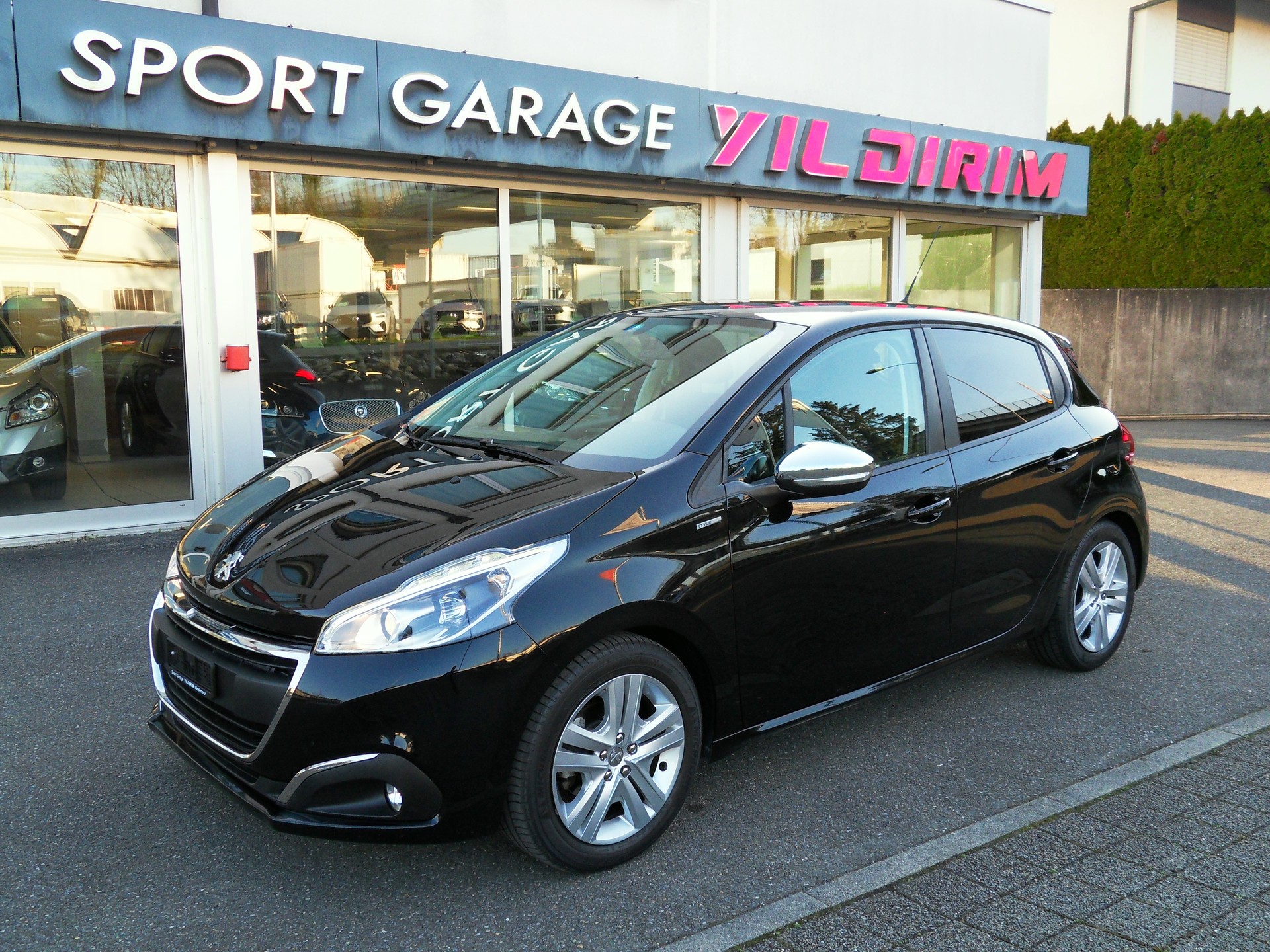 PEUGEOT 208 1.2 e-VTI Style EGS5