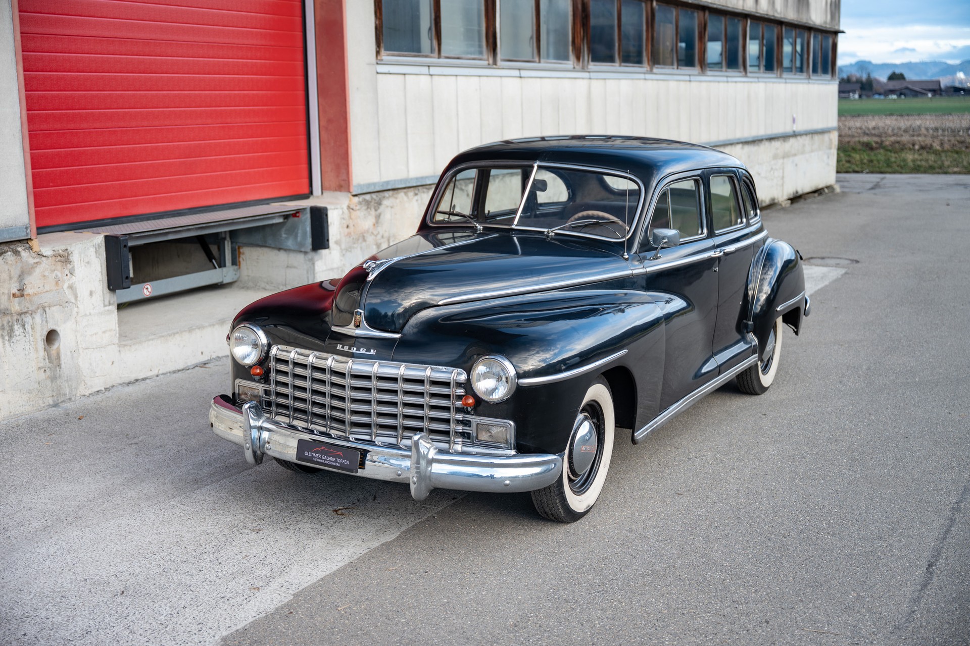 DODGE Custom Sedan