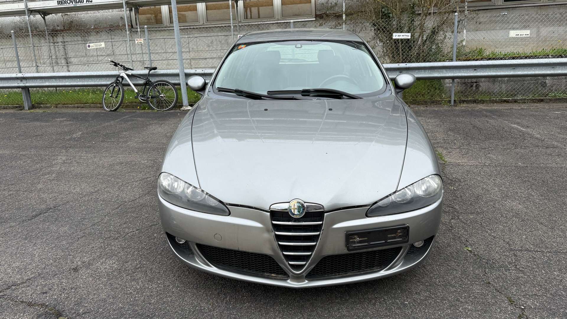 ALFA ROMEO 147 1.6 TS 16V Händler, Bastler oder Export färt einwandfrei MFK 28.02.2025 ab Platz-showroom-element-2