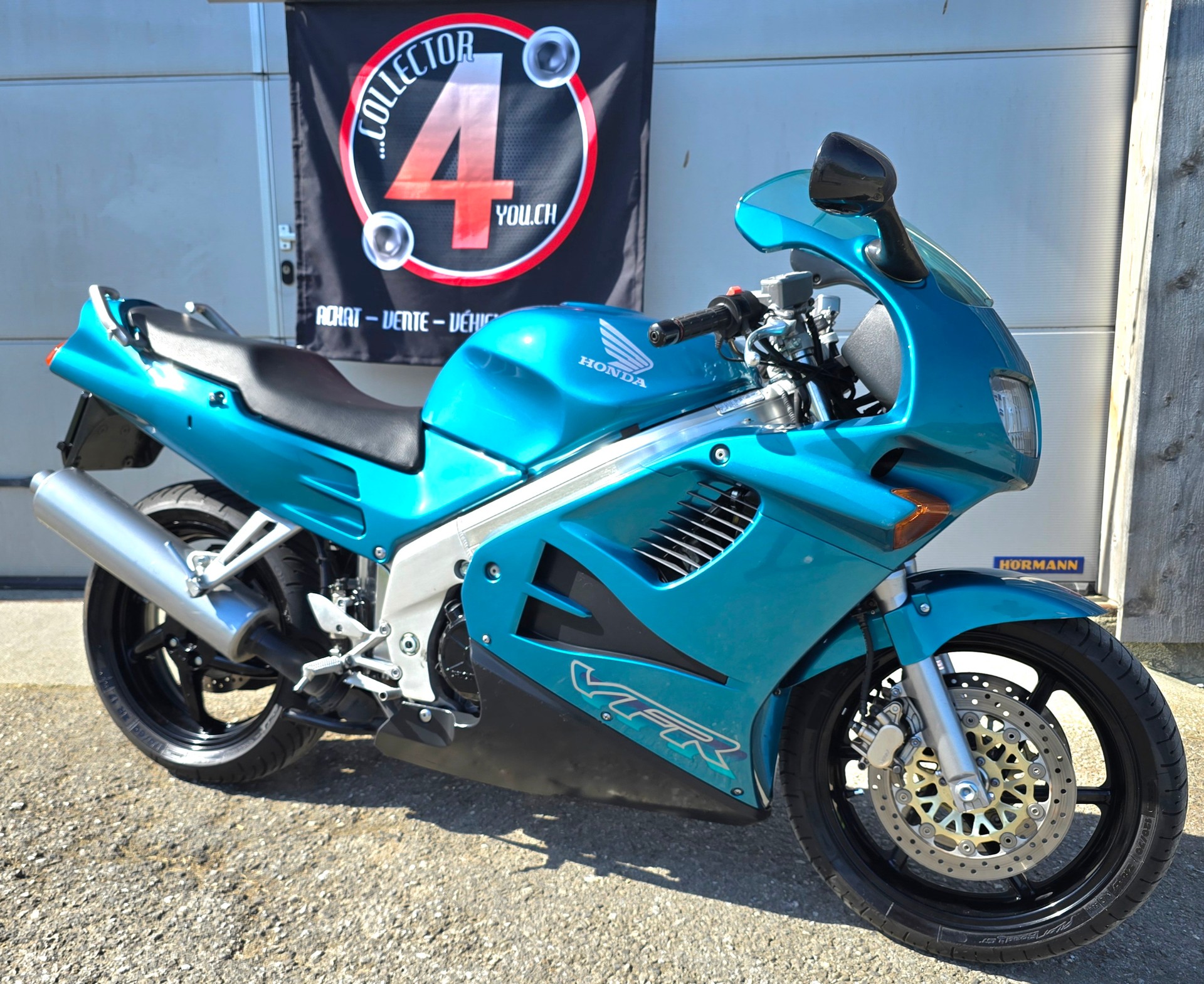 HONDA VFR 750 F R-V-image-0