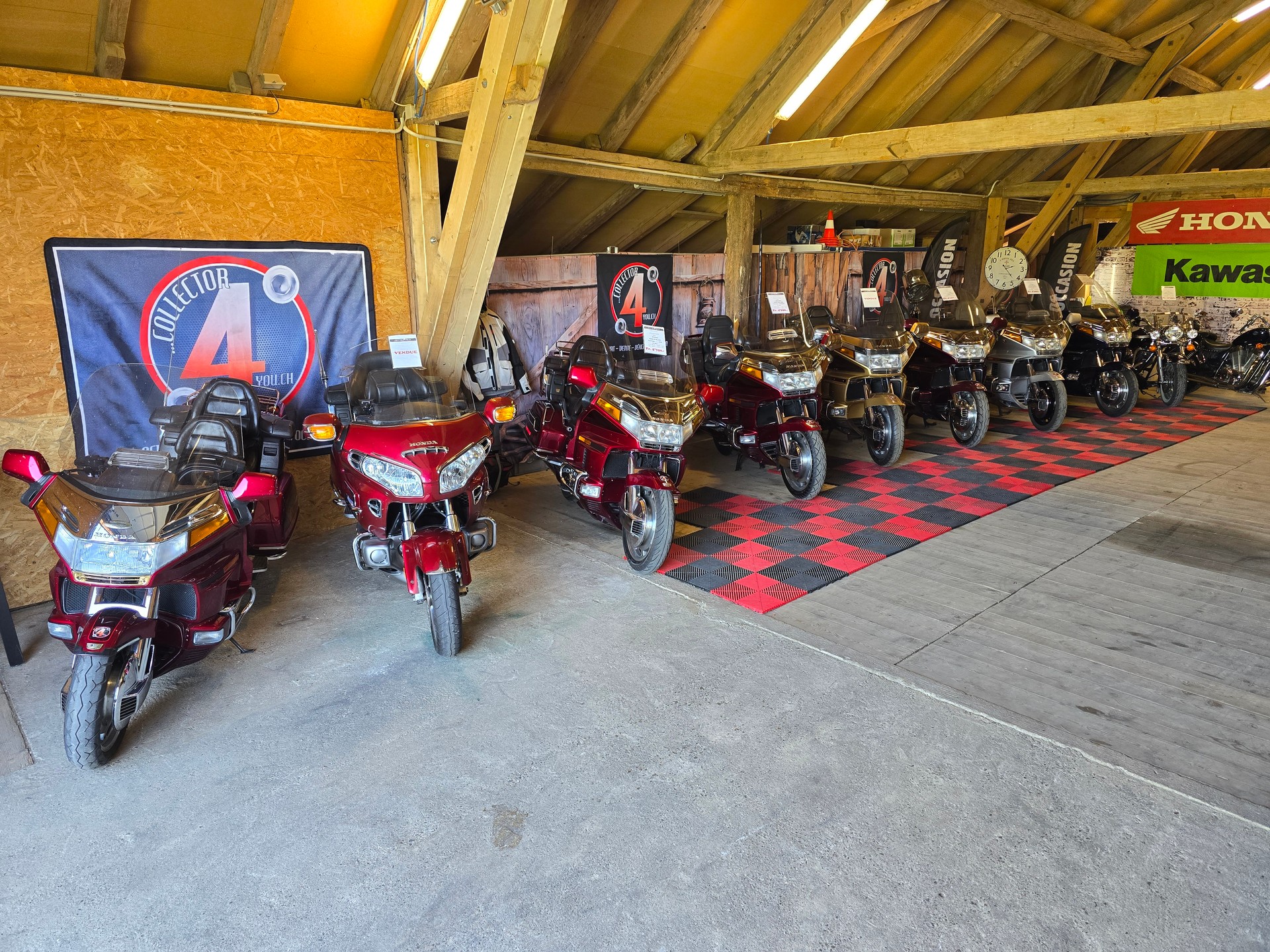 HONDA VFR 750 F R-V-image-5