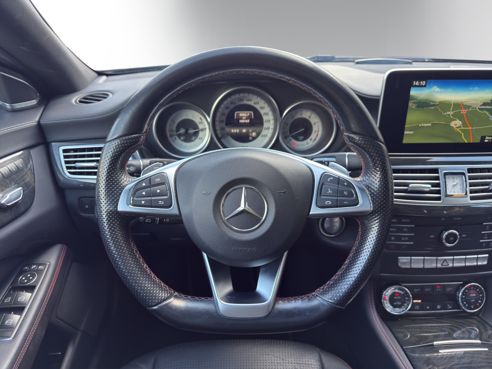 MERCEDES-BENZ CLS 500 4Matic-image-8