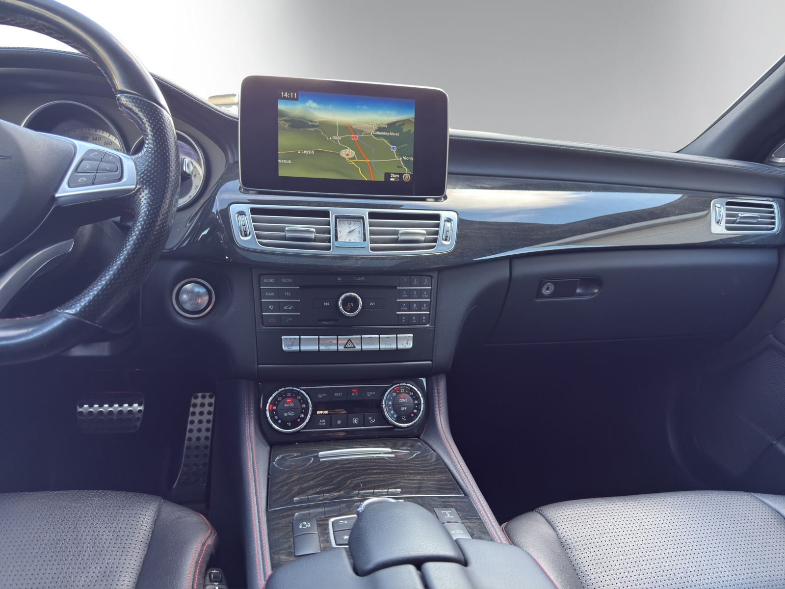 MERCEDES-BENZ CLS 500 4Matic-image-10