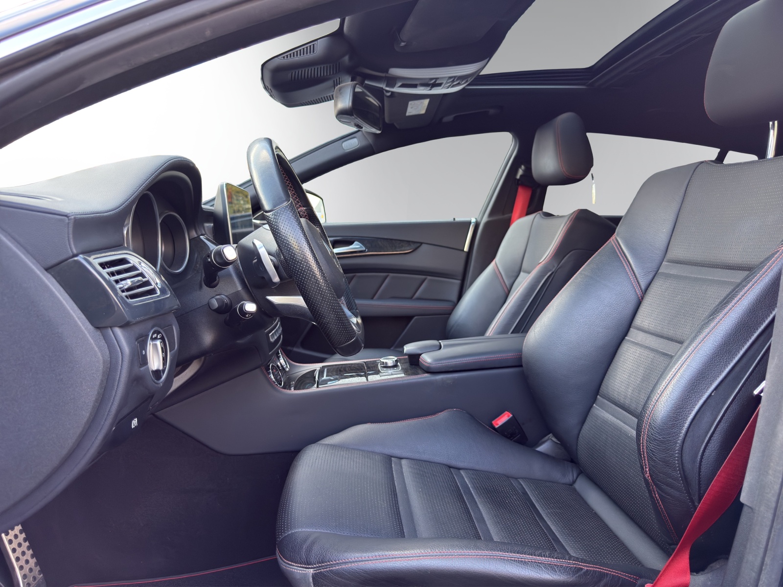 MERCEDES-BENZ CLS 500 4Matic-image-6