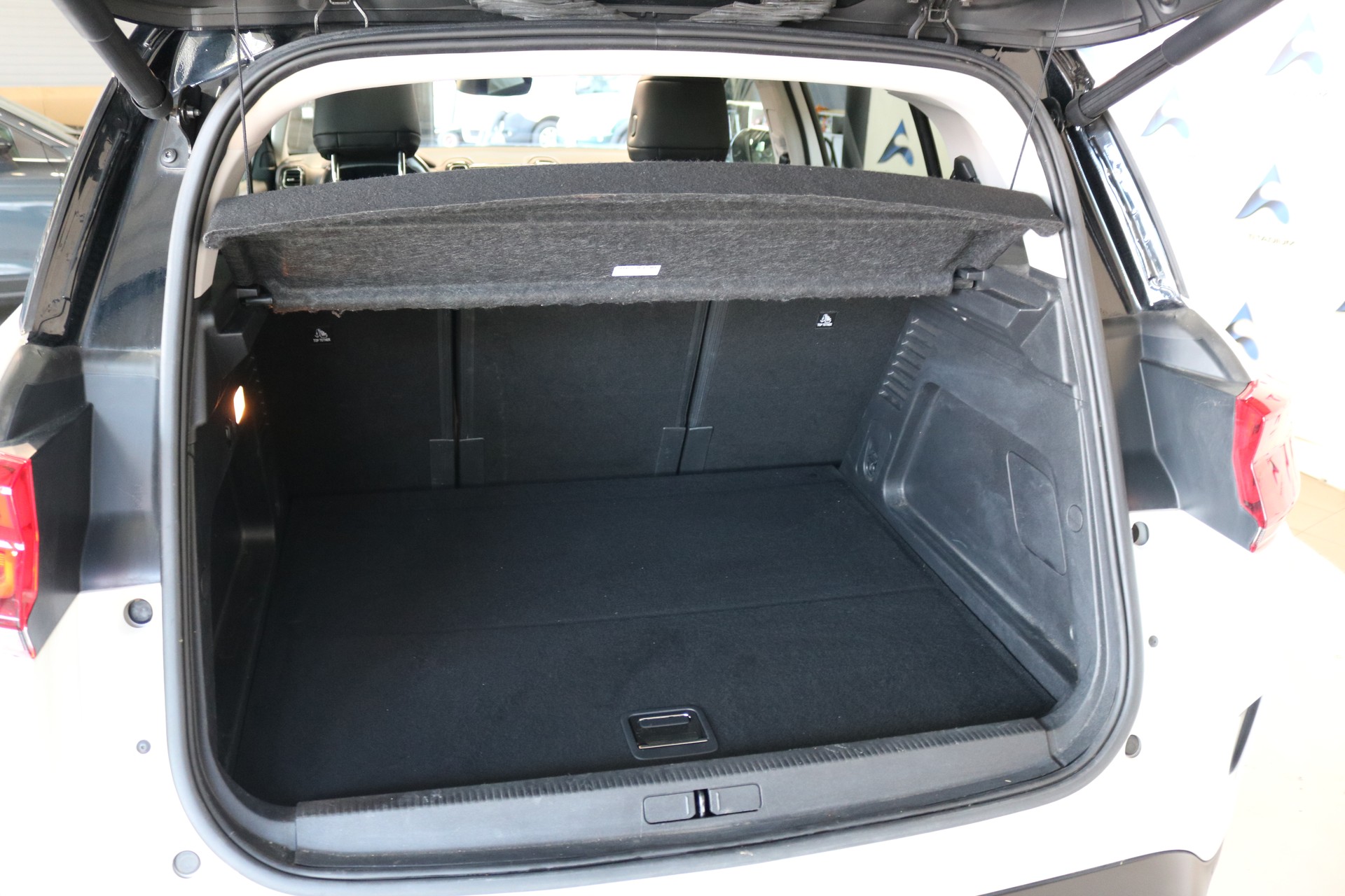 CITROEN C5 Aircross 1.6 PHEV Shine-image-48