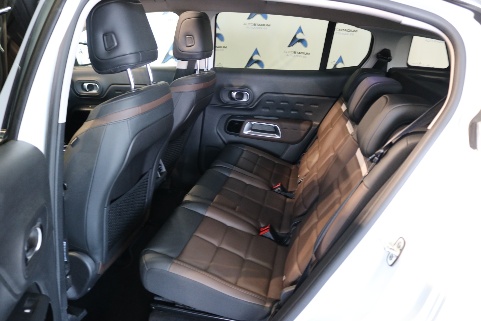 CITROEN C5 Aircross 1.6 PHEV Shine-image-6