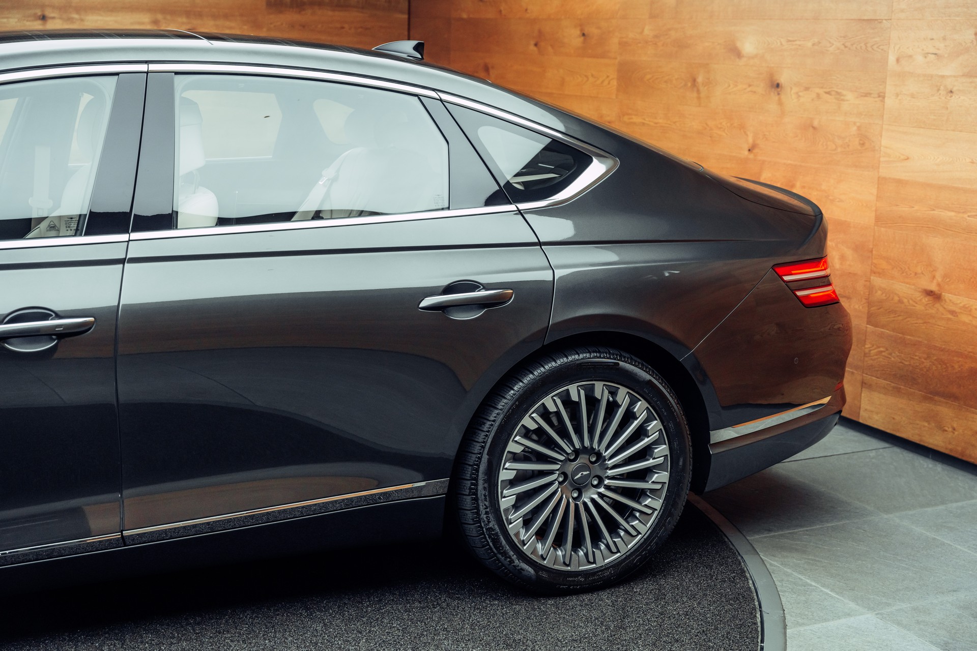 GENESIS G80 Electrificed Luxury 87,2kWh AWD-image-19