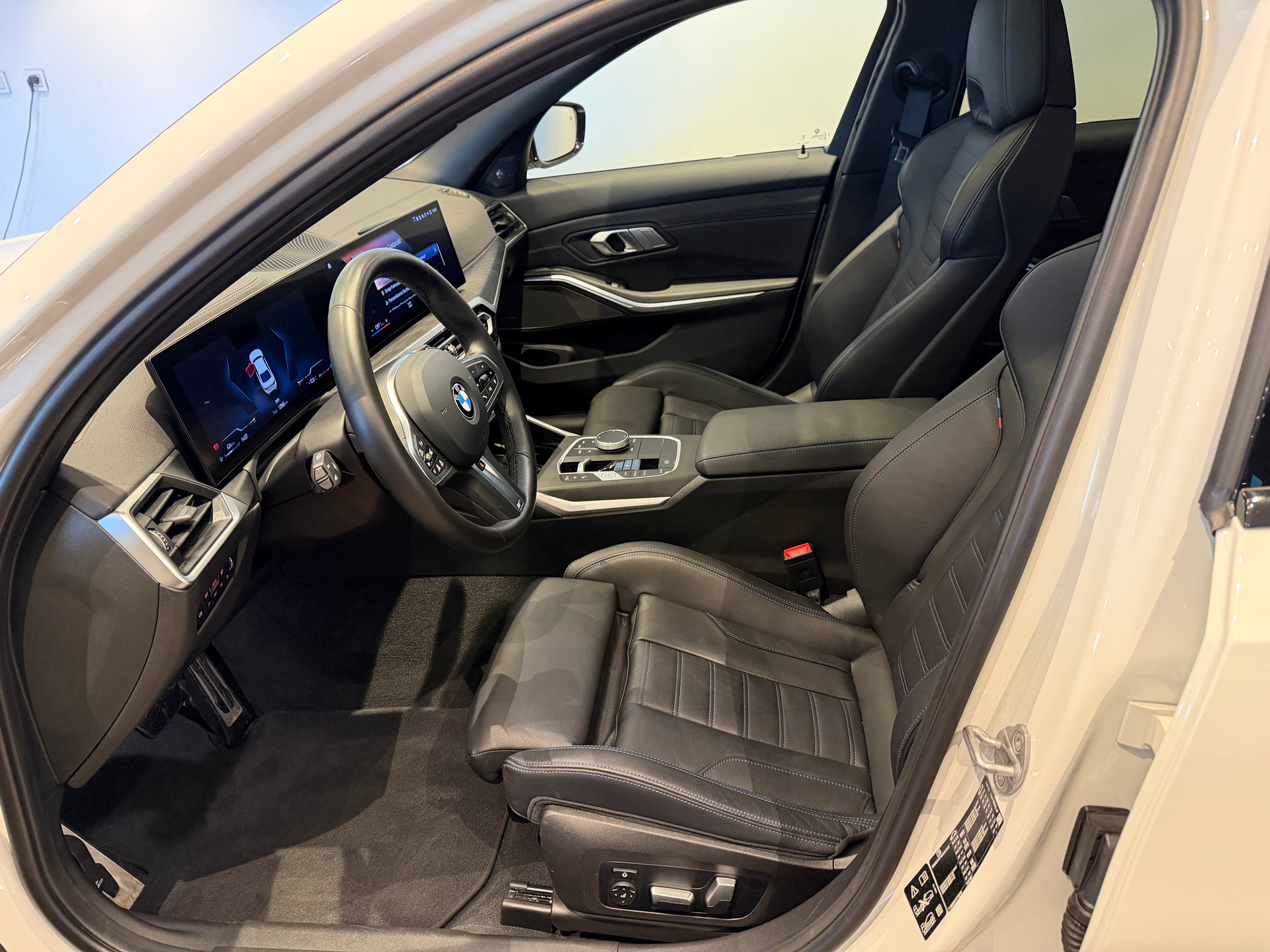 BMW M340d xDrive-image-13