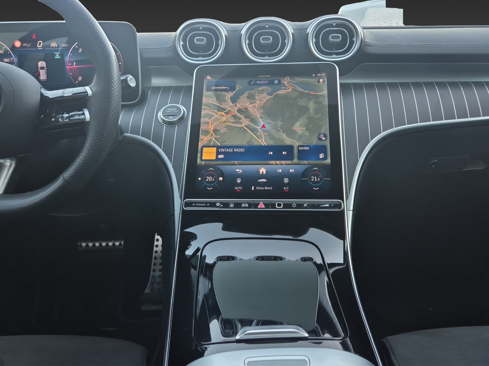 MERCEDES-BENZ C 200 d AMG Line-image-16