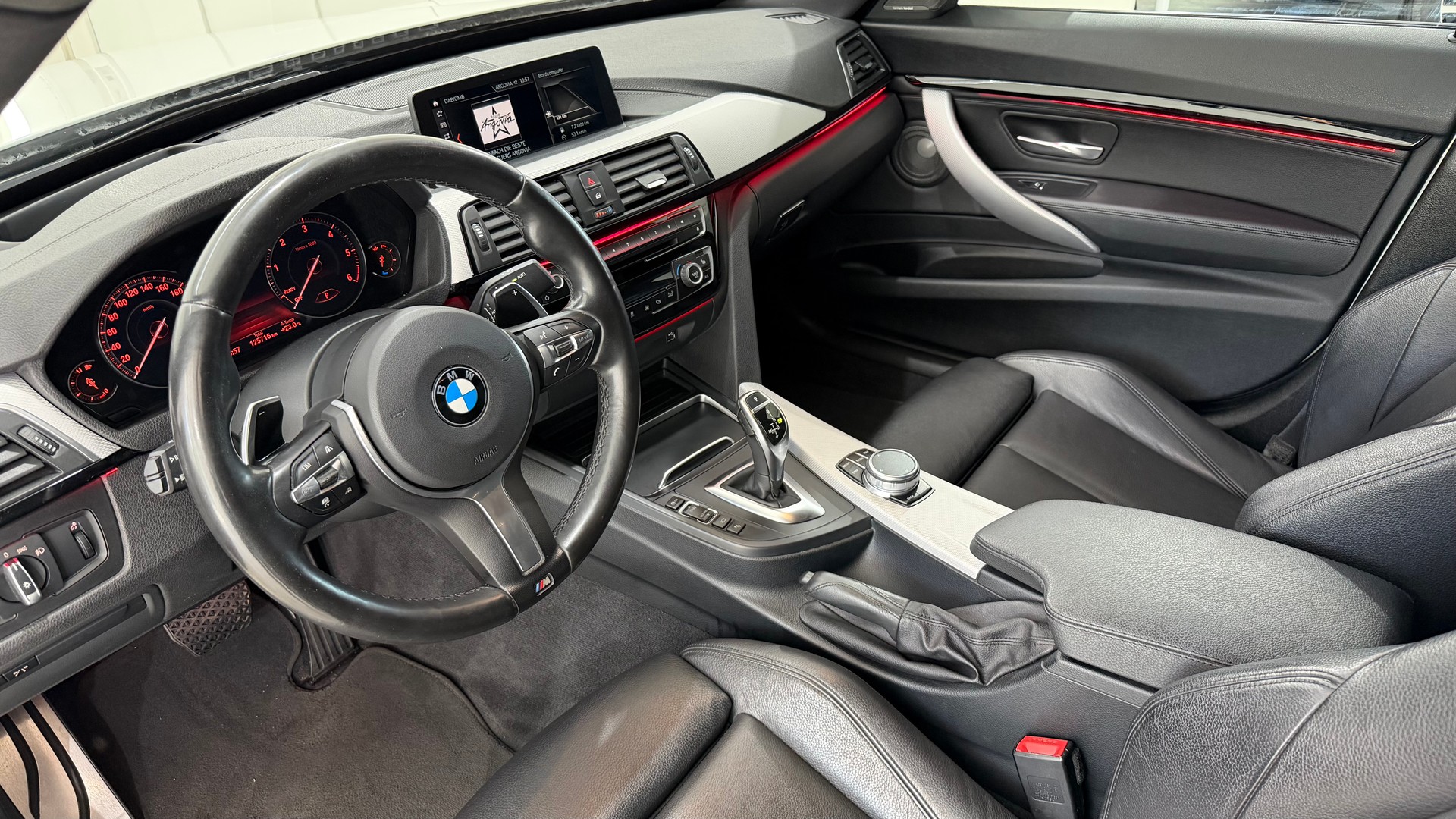 BMW 3 Series F34 Gran Turismo 330-showroom-element-3