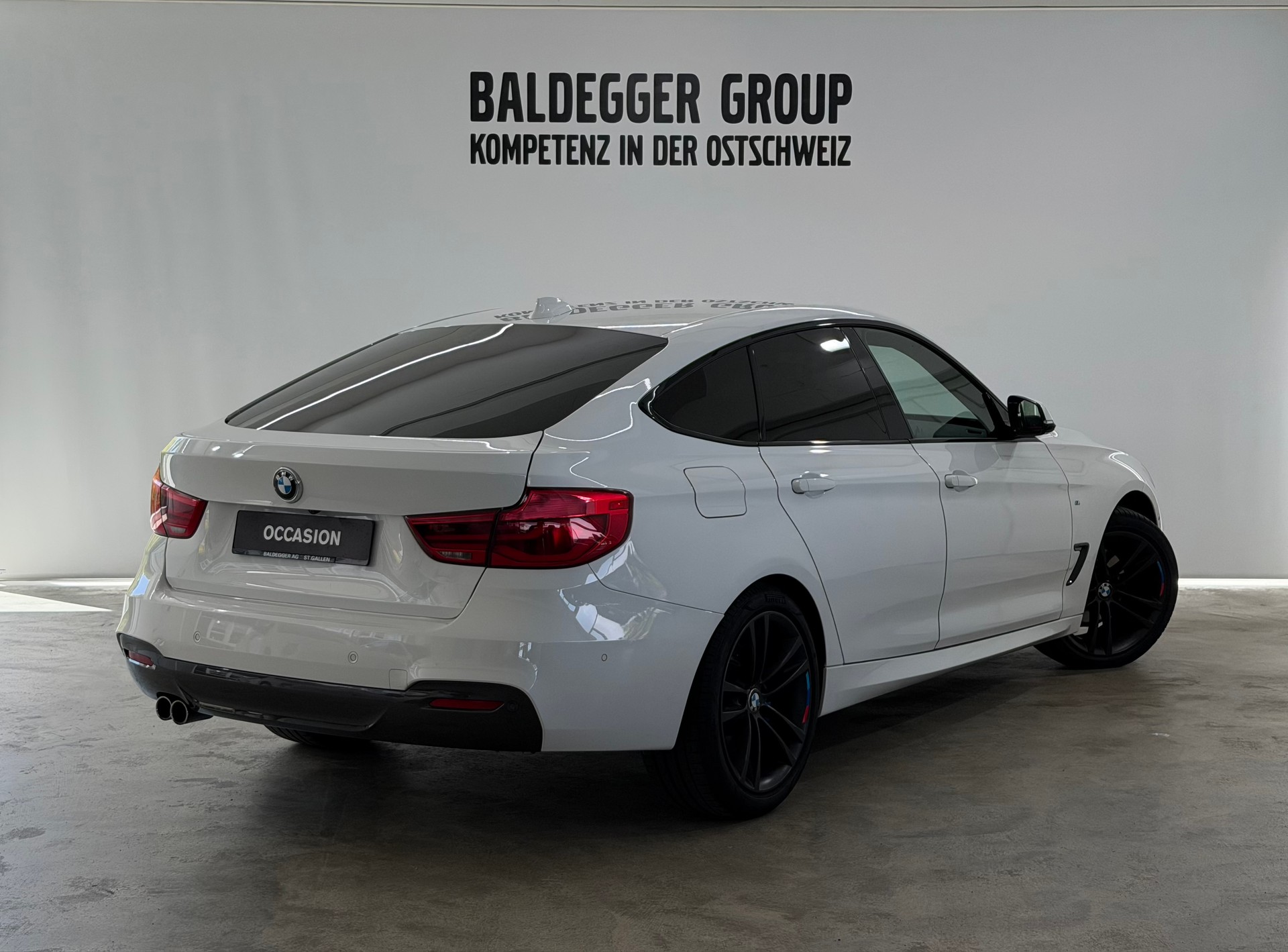 BMW 3 Series F34 Gran Turismo 330-showroom-element-2