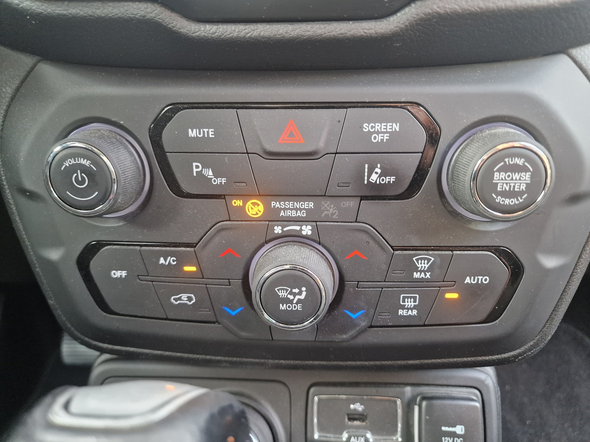JEEP Renegade 1.3 T PHEV Limited AWD AHK 8xberei 24Mt Gara-image-18