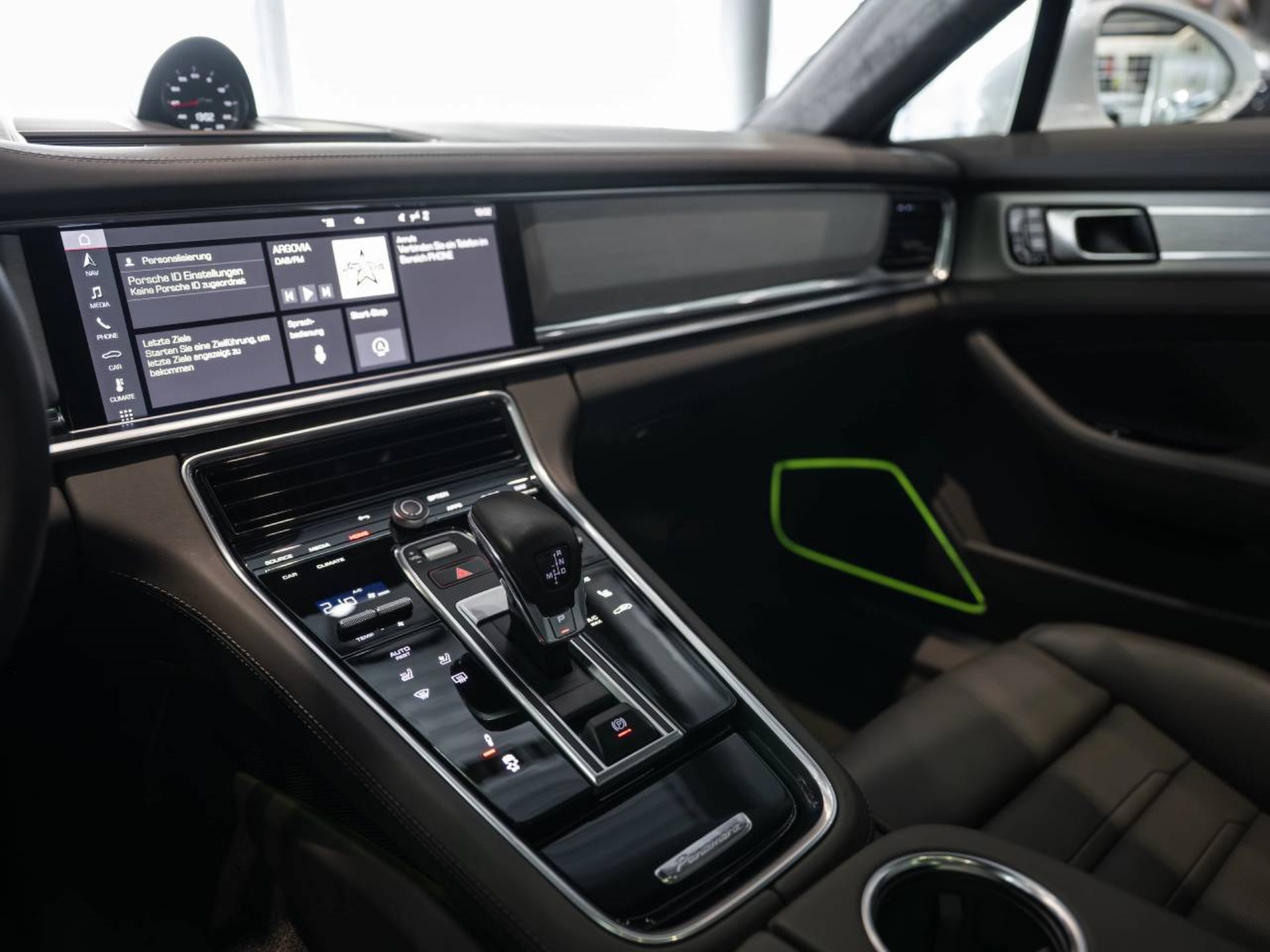 PORSCHE Panamera Turbo S Sport Turismo-image-17
