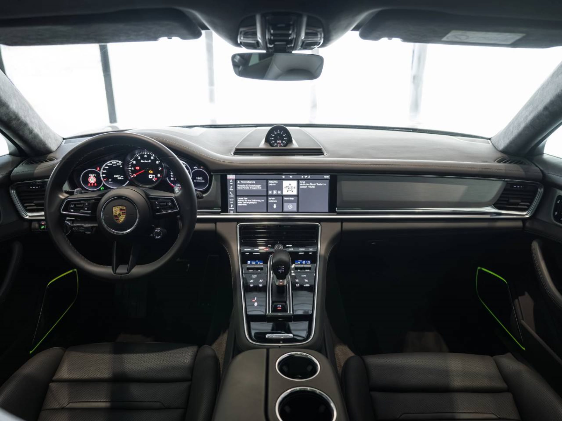 PORSCHE Panamera Turbo S Sport Turismo-image-16
