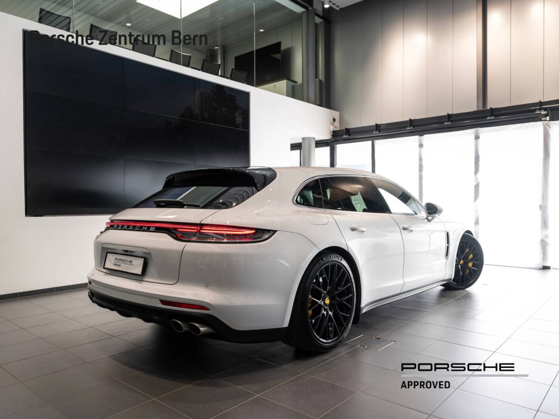 PORSCHE Panamera Turbo S Sport Turismo-showroom-element-2