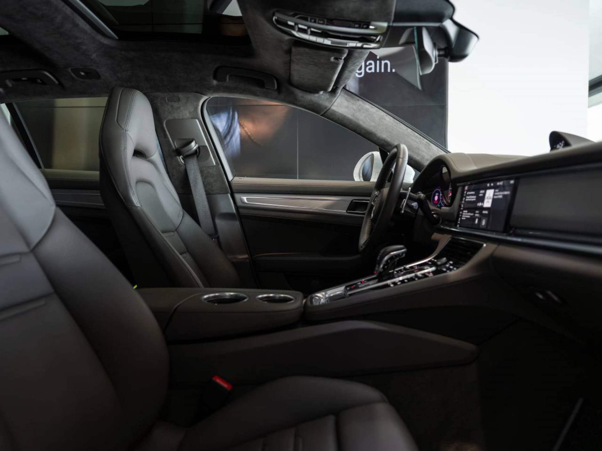 PORSCHE Panamera Turbo S Sport Turismo-image-18