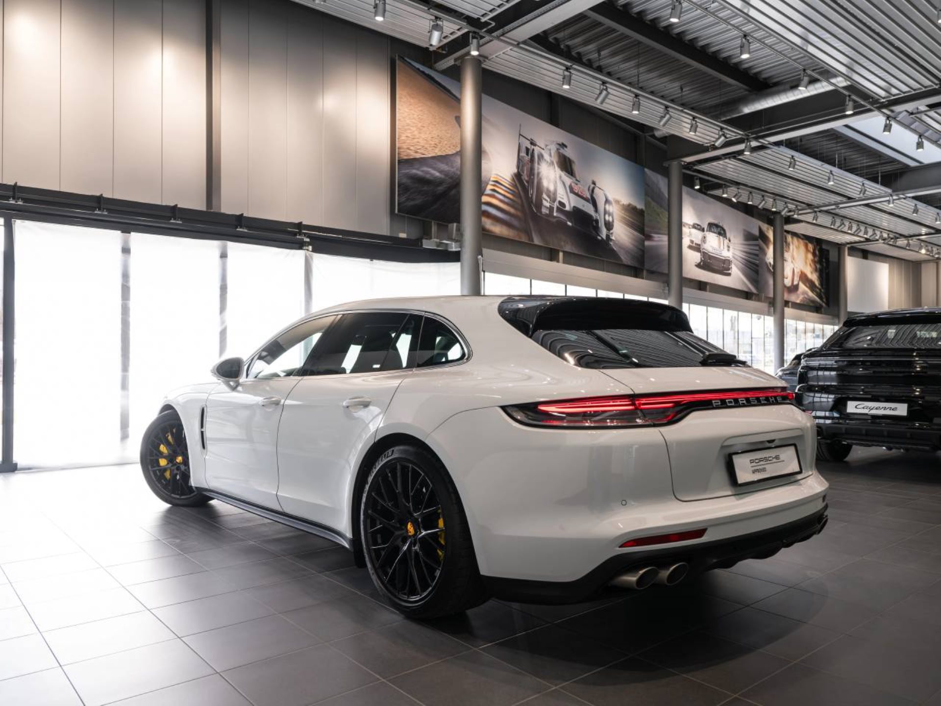 PORSCHE Panamera Turbo S Sport Turismo-image-7