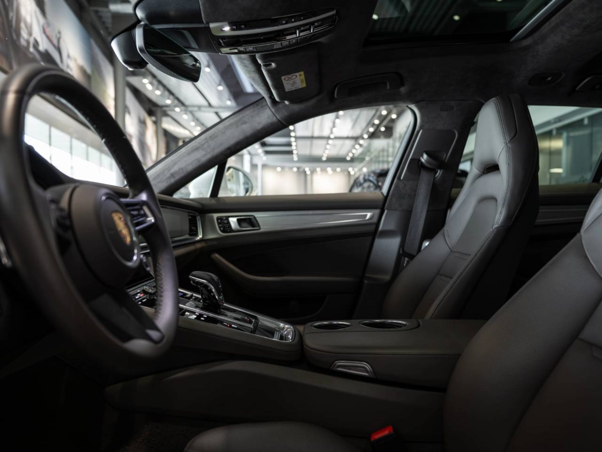 PORSCHE Panamera Turbo S Sport Turismo-showroom-element-3