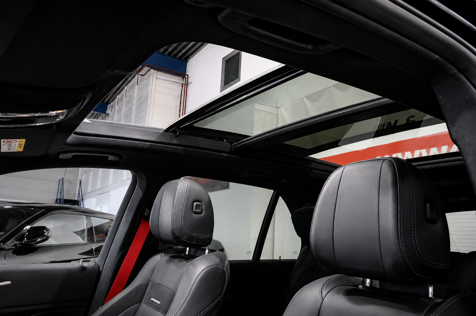 MERCEDES-BENZ GLE 53 AMG 4matic+ CH FAHRZEUG AUS 1. HAND-image-14