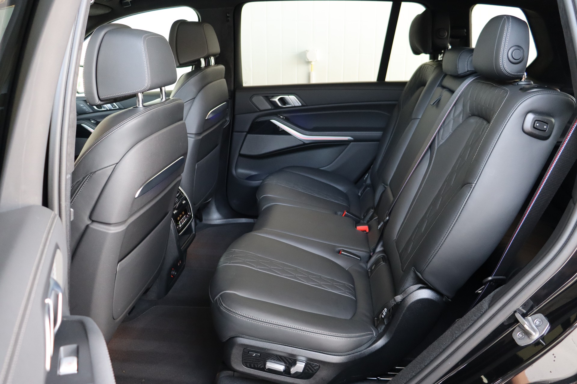 BMW X7 xDrive 48V 40d M Sport Pro Steptronic-image-25