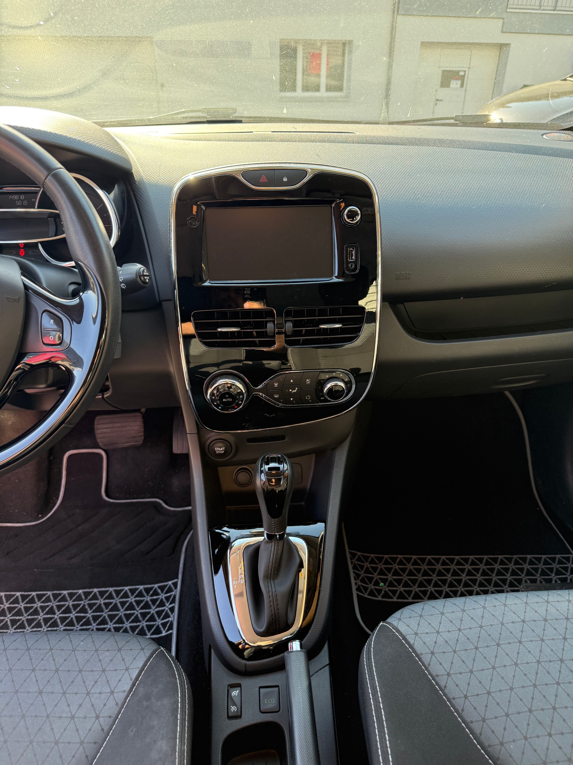RENAULT Clio Grandtour 1.2 16V T Dynamique EDC-image-12