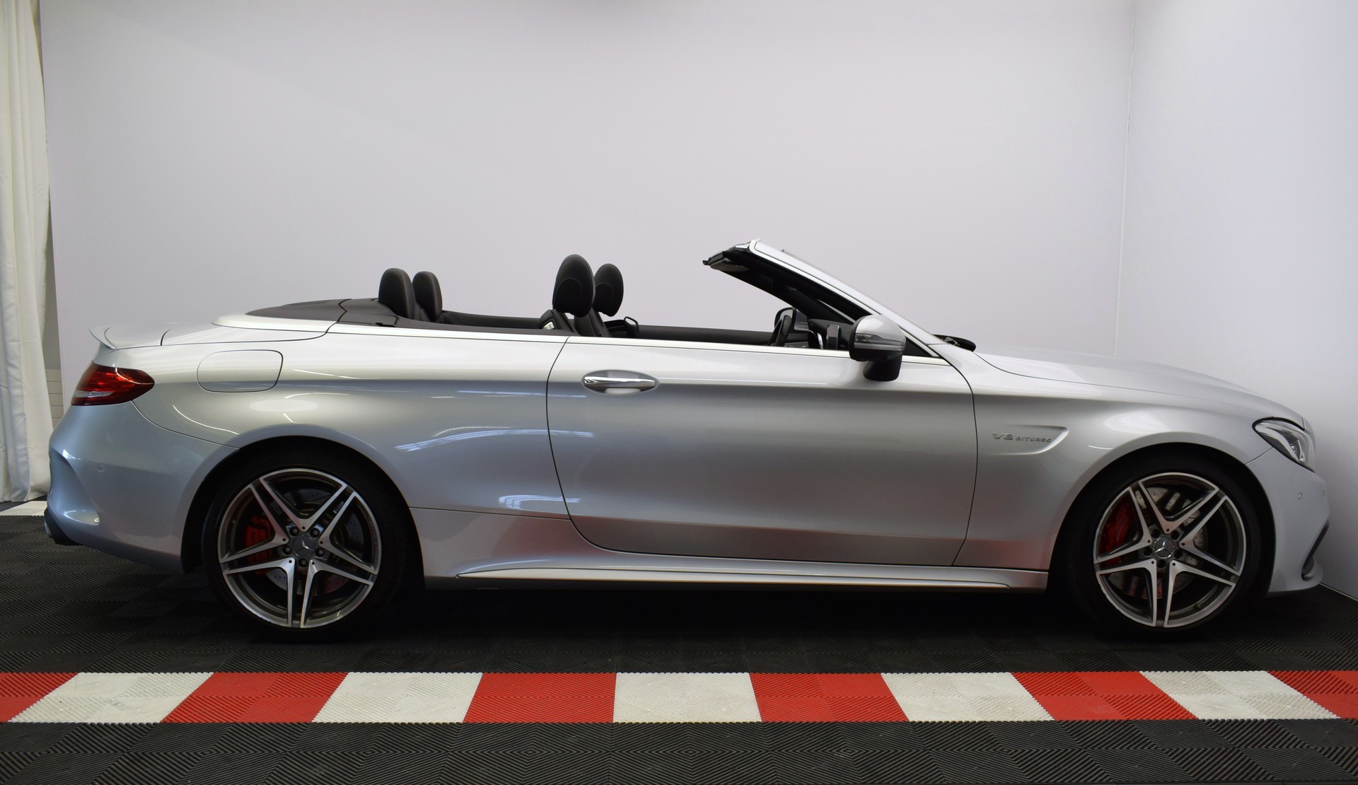 MERCEDES-BENZ C 63 S Cabriolet AMG Speedshift-image-13