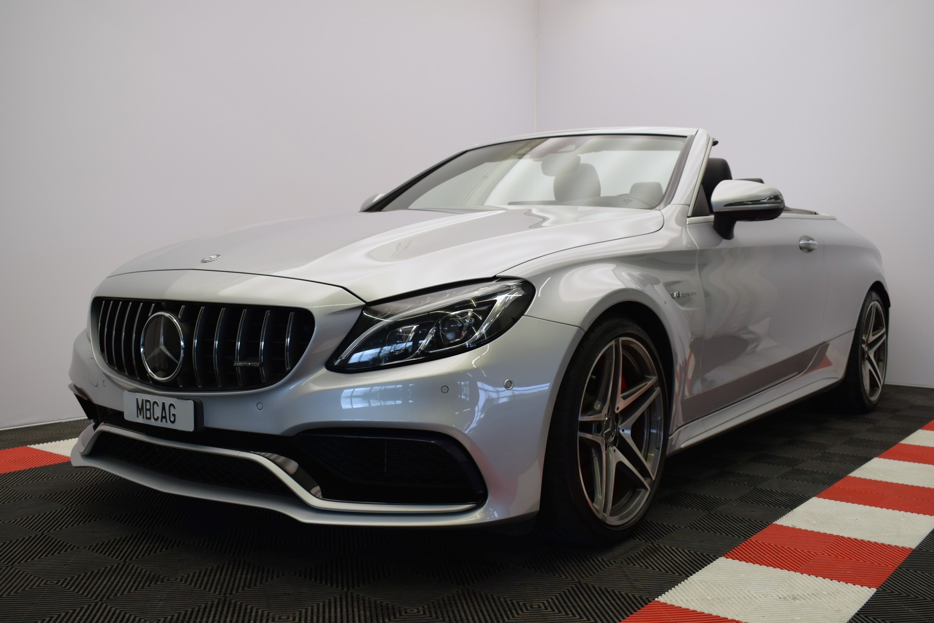 MERCEDES-BENZ C 63 S Cabriolet AMG Speedshift-showroom-element-1