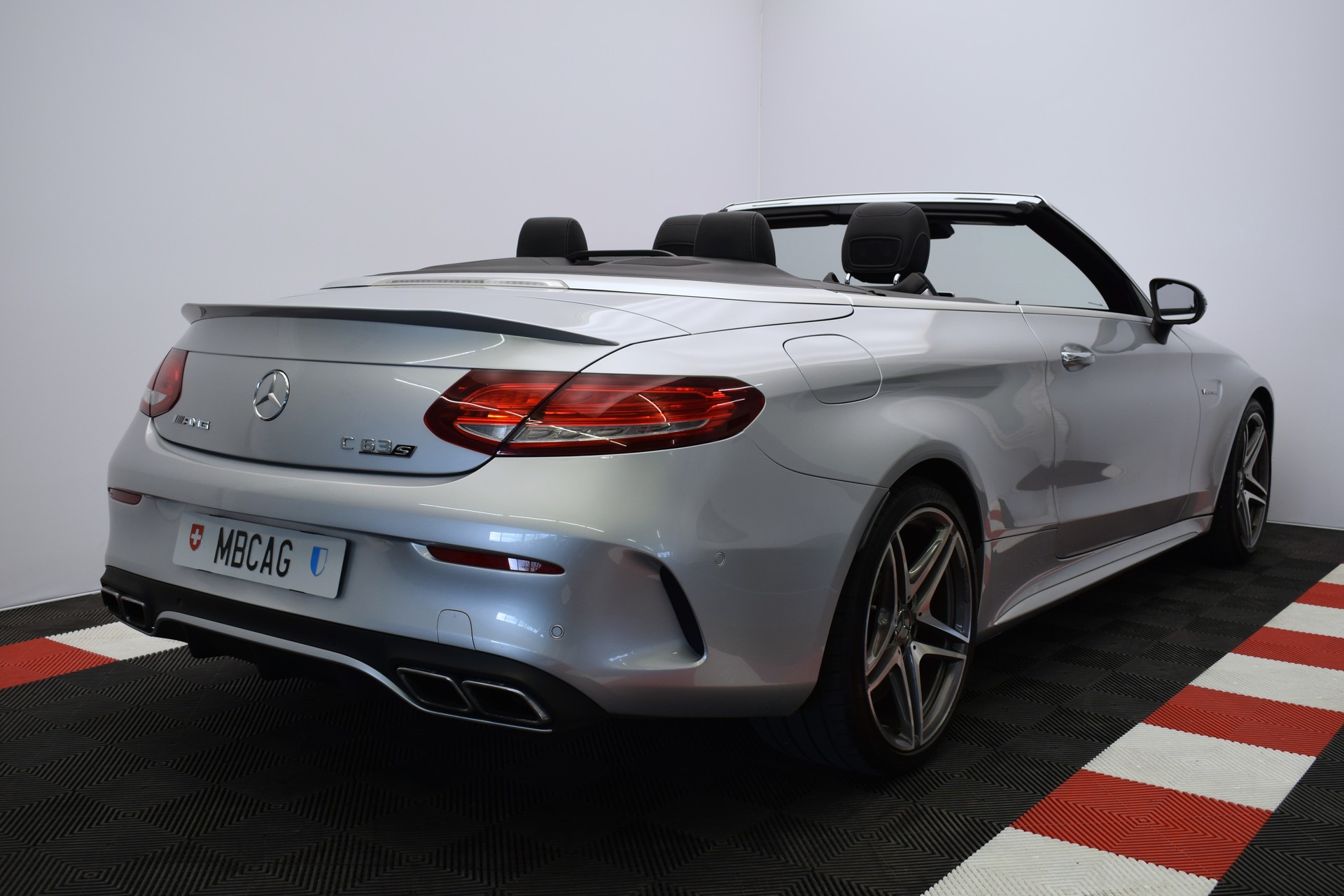 MERCEDES-BENZ C 63 S Cabriolet AMG Speedshift-image-9
