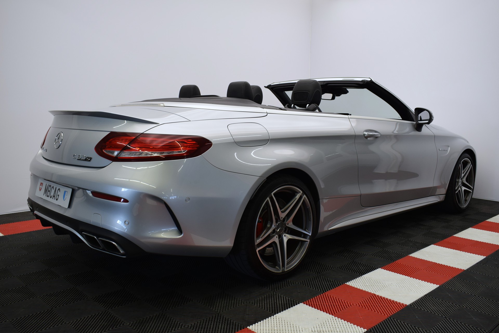 MERCEDES-BENZ C 63 S Cabriolet AMG Speedshift-image-12
