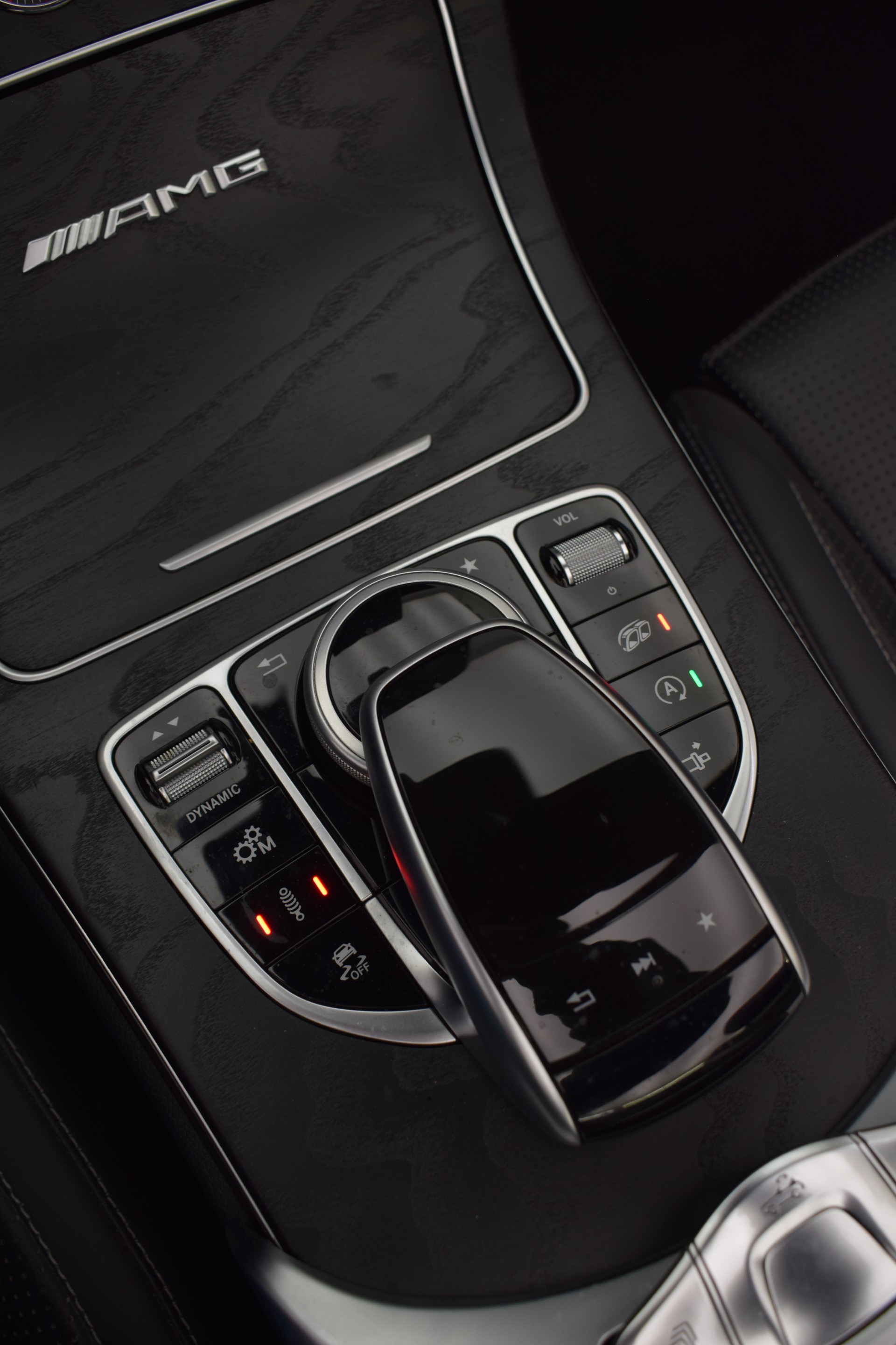 MERCEDES-BENZ C 63 S Cabriolet AMG Speedshift-image-24