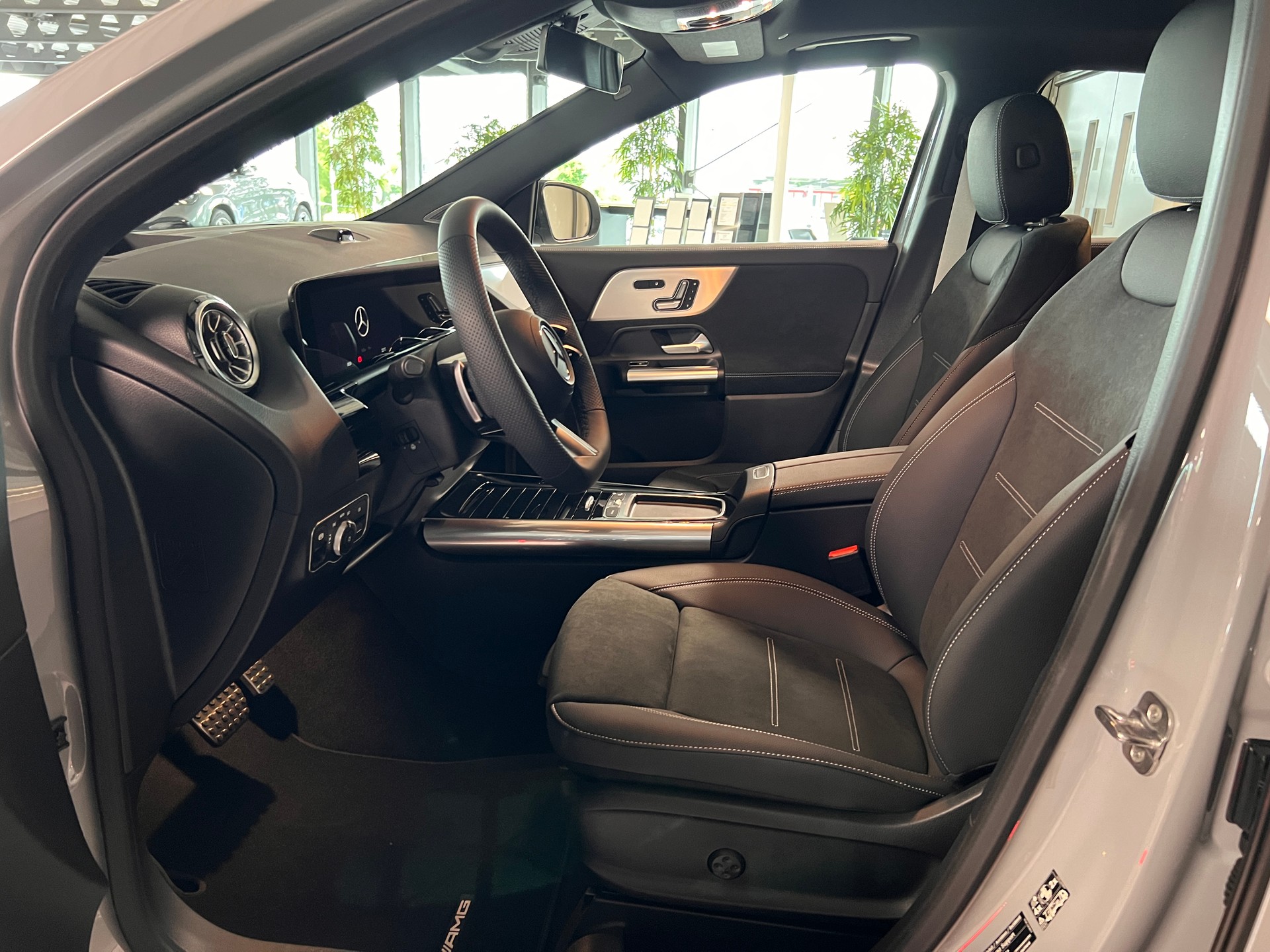 MERCEDES-BENZ GLA 250 4Matic 8G-DCT Swiss Star-image-8