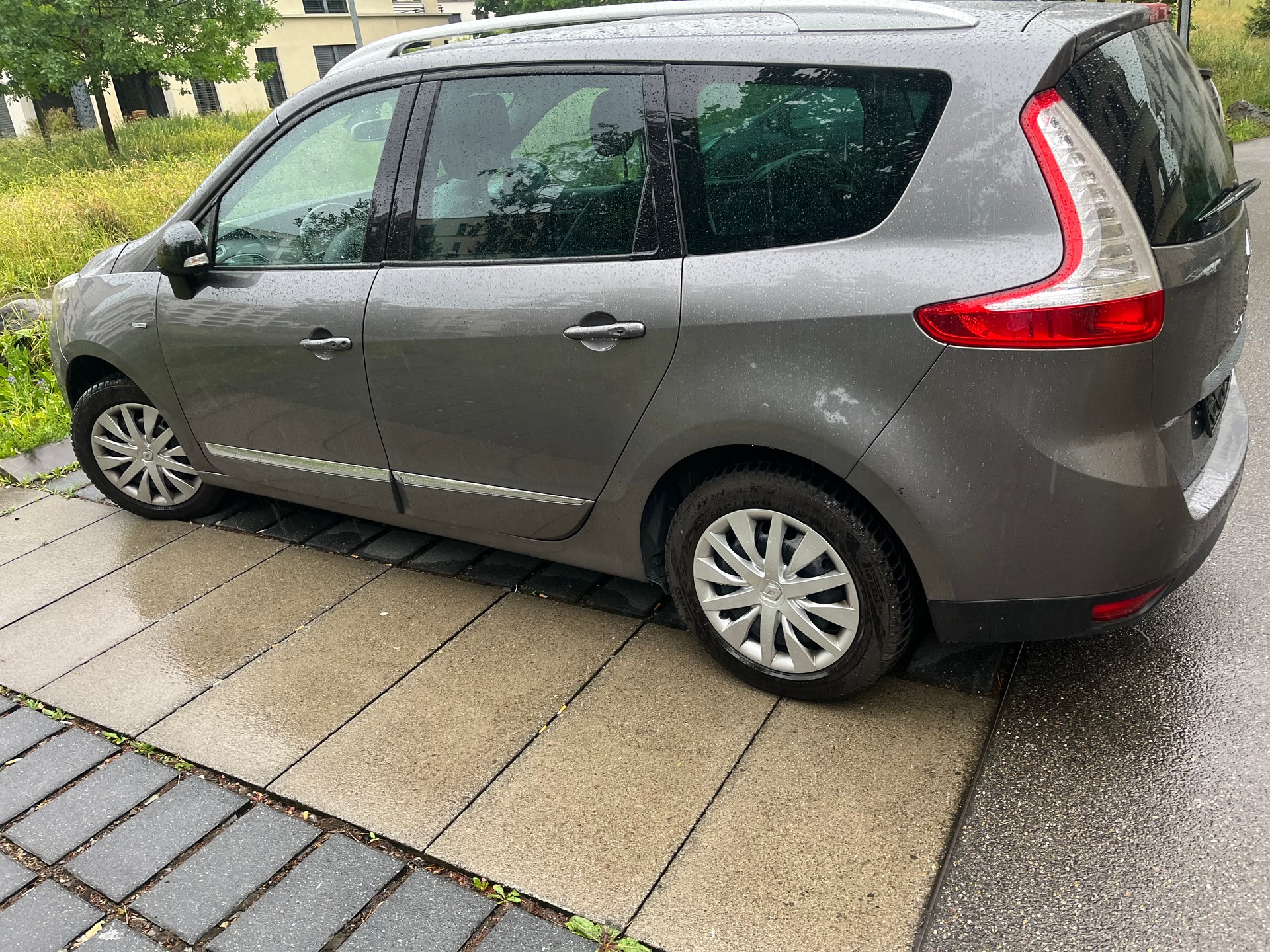 RENAULT Grand Scénic 1.5 dCi Bose-image-5