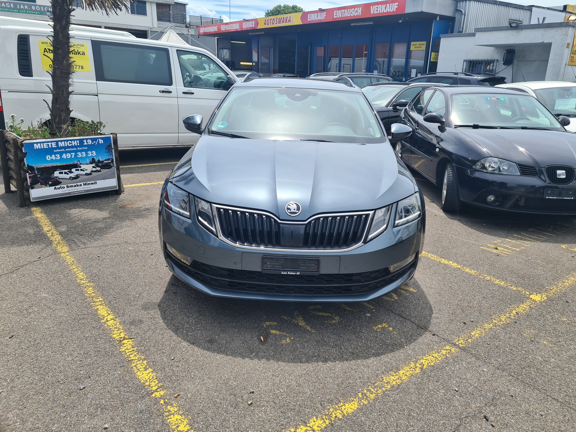 SKODA Octavia Combi 2.0 TDI Style-showroom-element-1