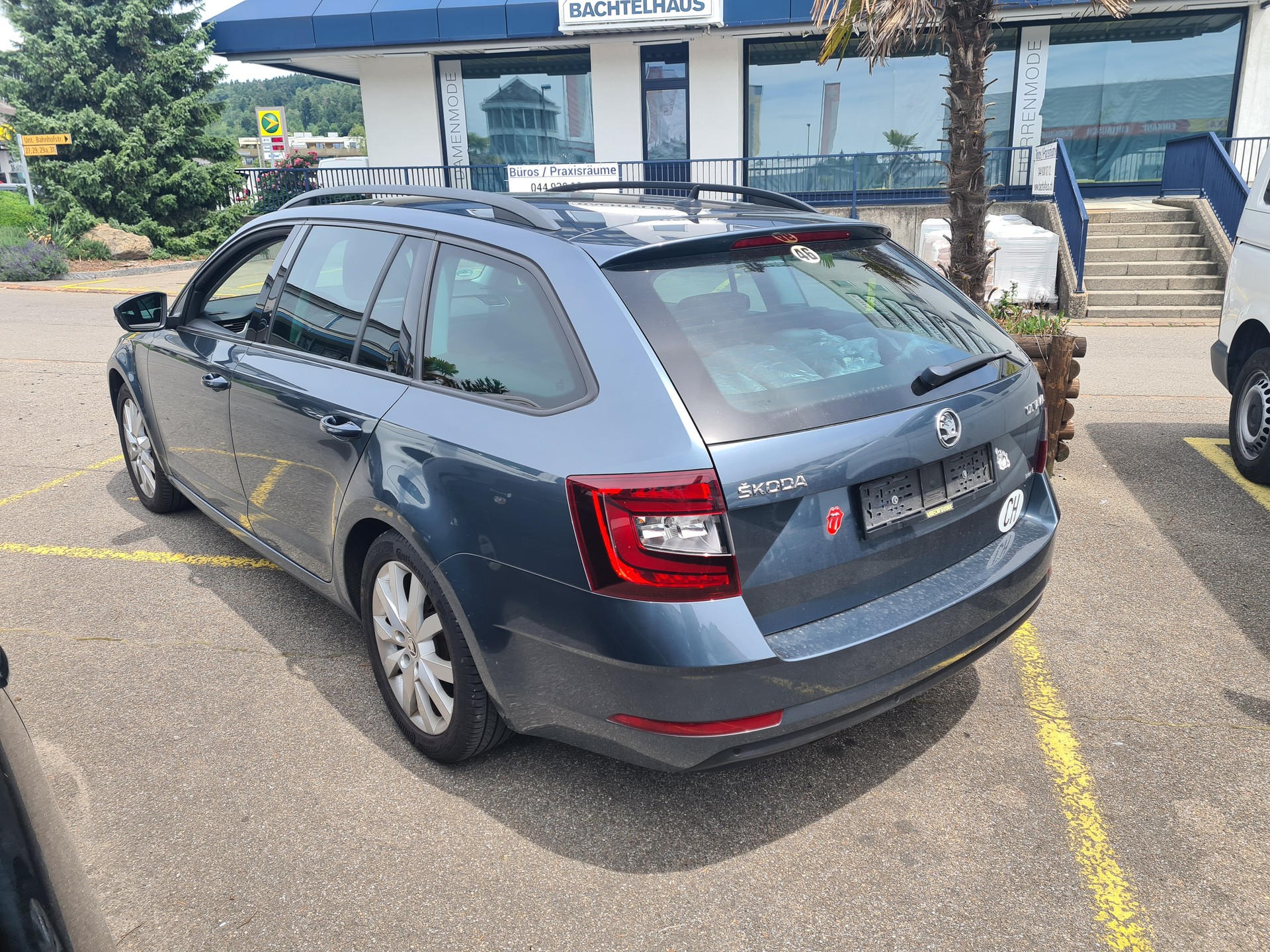SKODA Octavia Combi 2.0 TDI Style-showroom-element-3