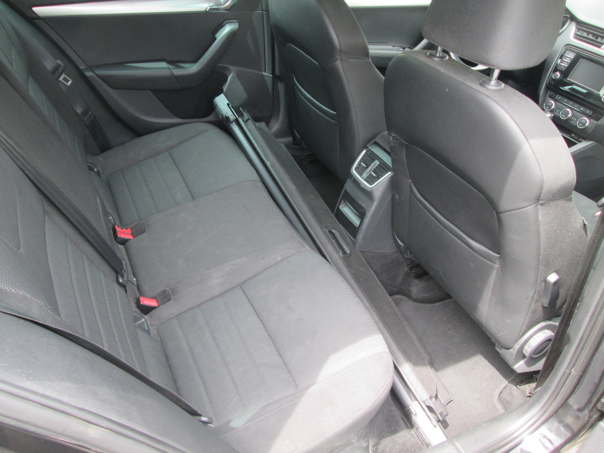 SKODA Octavia Combi 1.8 TSI Elegance 4x4 DSG-image-10