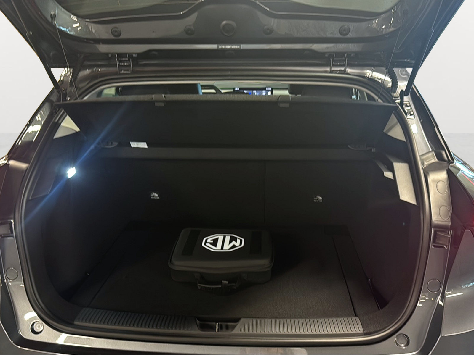 MG 4 EV 64kWh Premium-image-14
