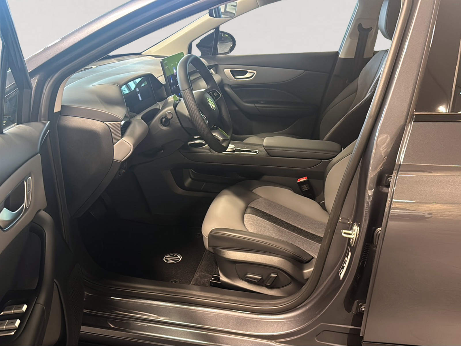 MG 4 EV 64kWh Premium-image-10