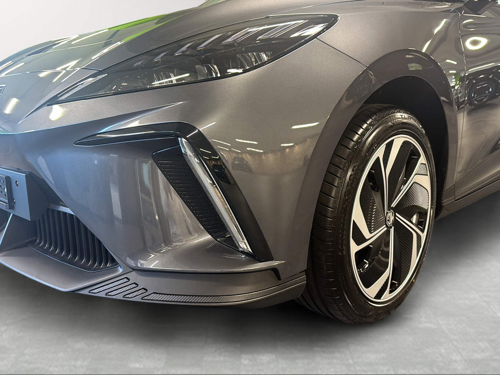 MG 4 EV 64kWh Premium-image-7