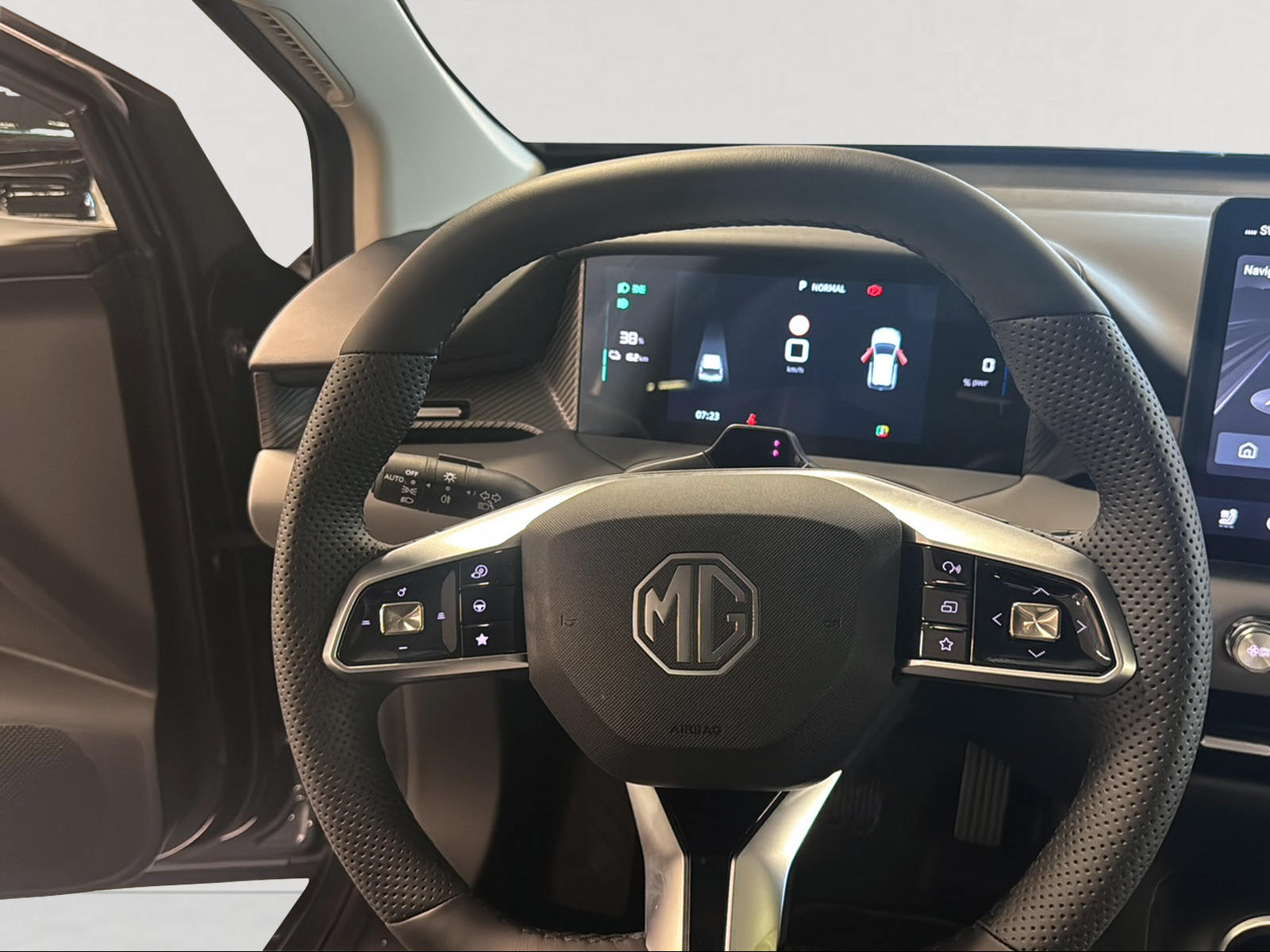 MG 4 EV 64kWh Premium-image-11