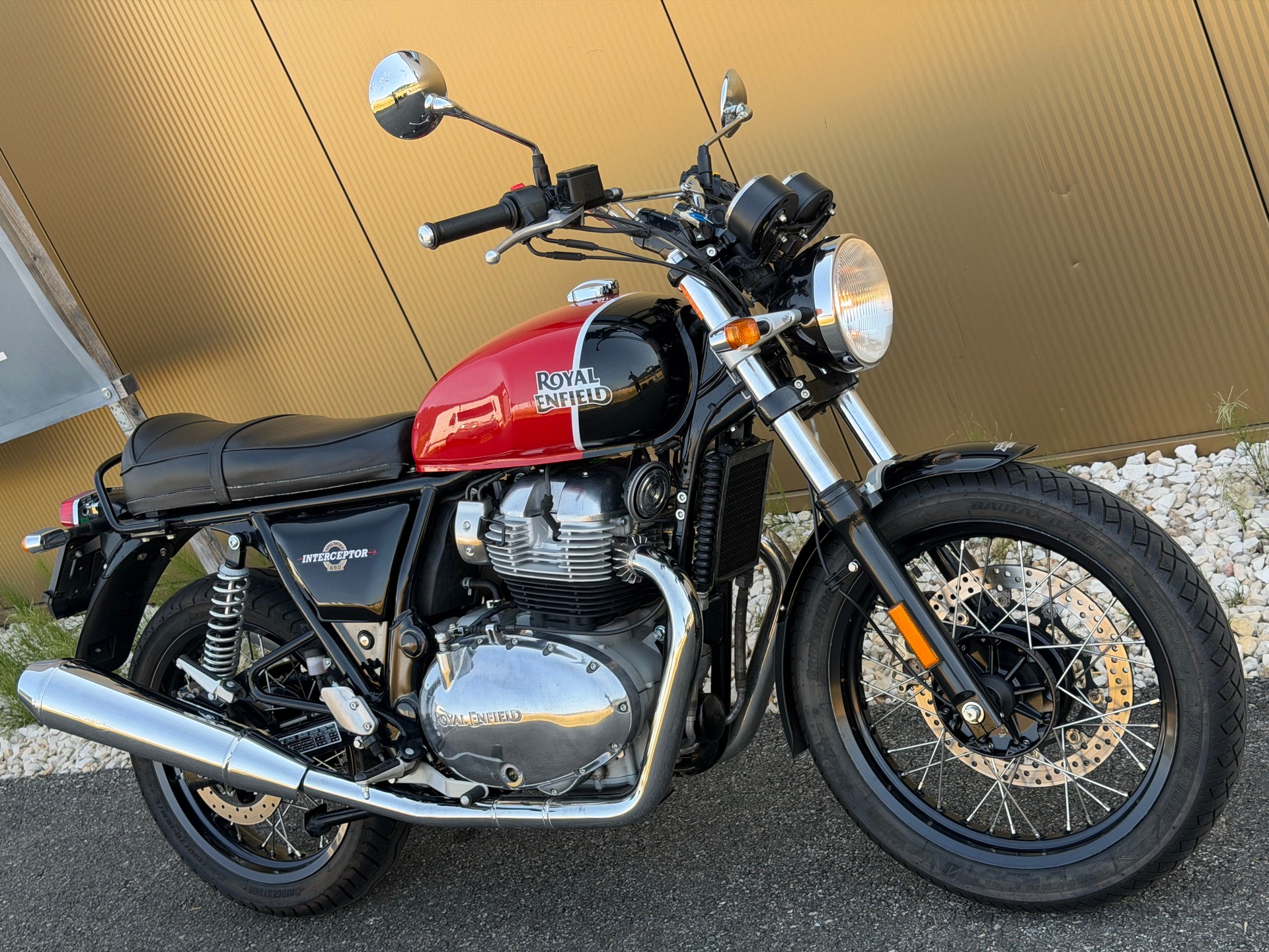 ROYAL ENFIELD Interceptor 650 Standard-image-2