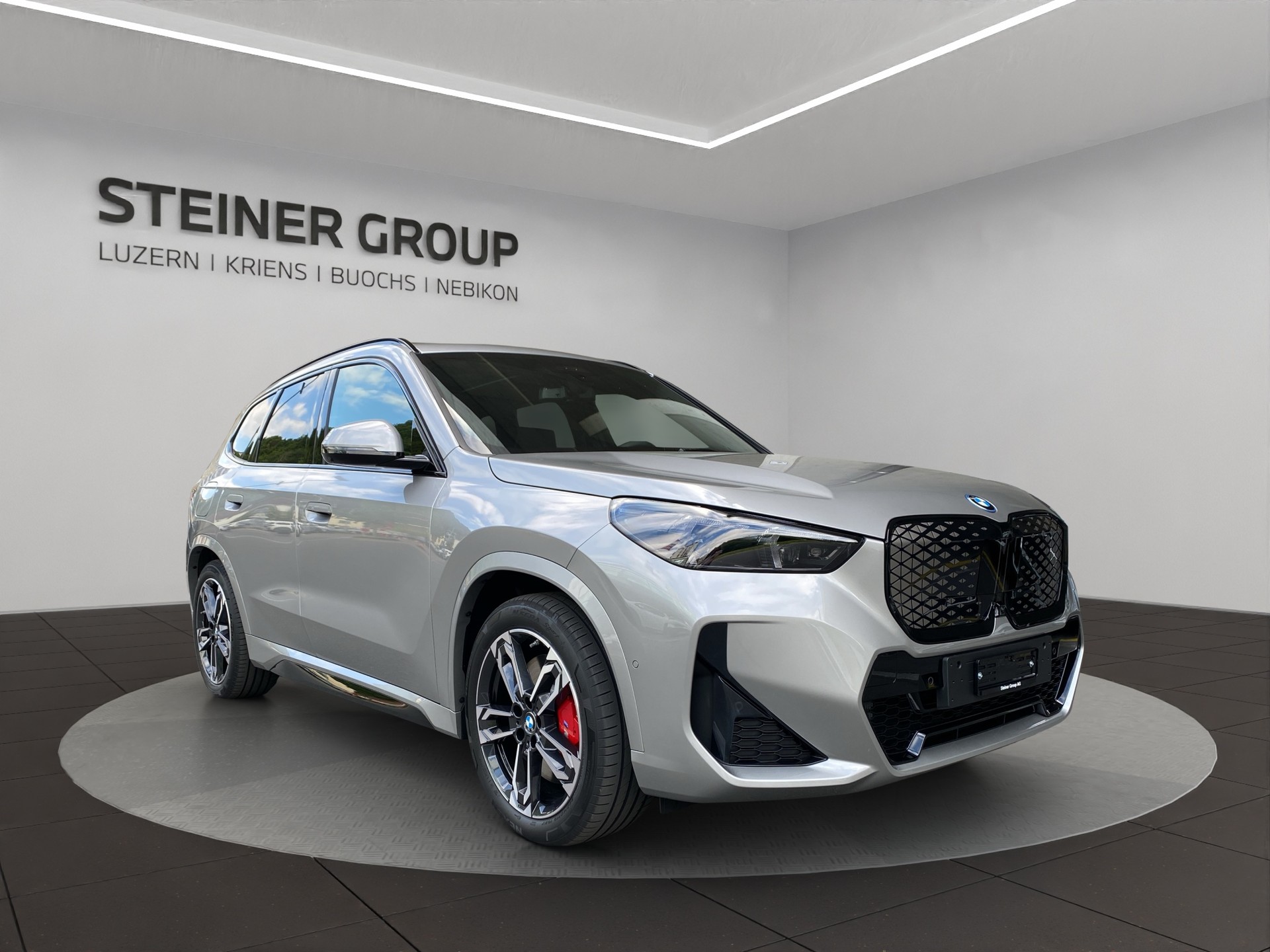 BMW iX1 xDrive 30 M Sport Pro-showroom-element-2