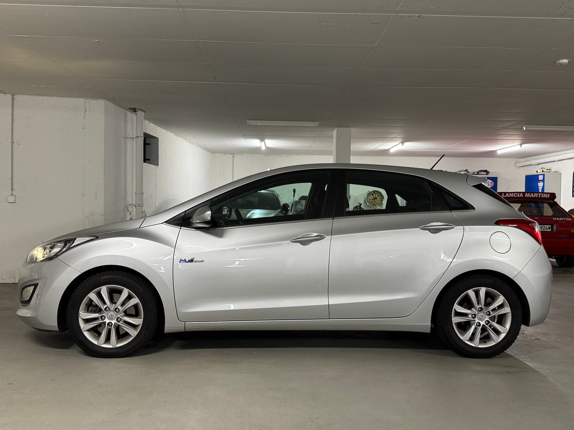 HYUNDAI i30 1.6 GDI Premium 1-Hand-image-3