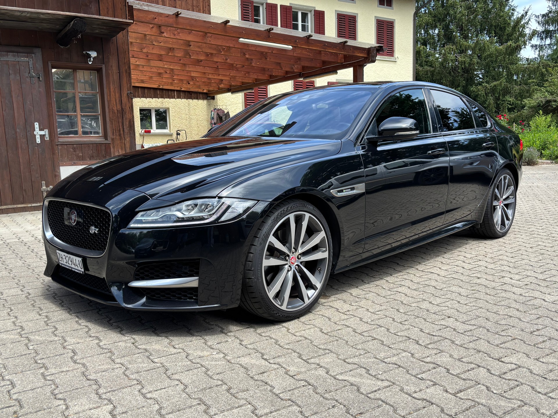 JAGUAR XF 30d R-Sport Automatic