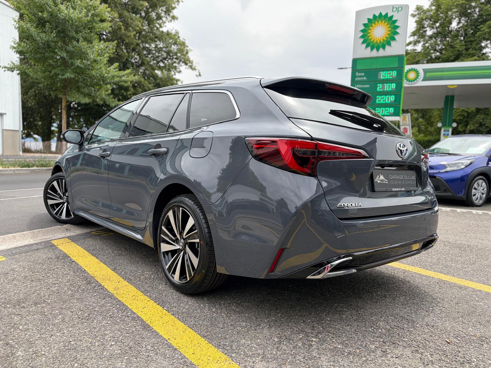 TOYOTA Corolla Touring Sports 1.8 HSD Trend e-CVT-showroom-element-2