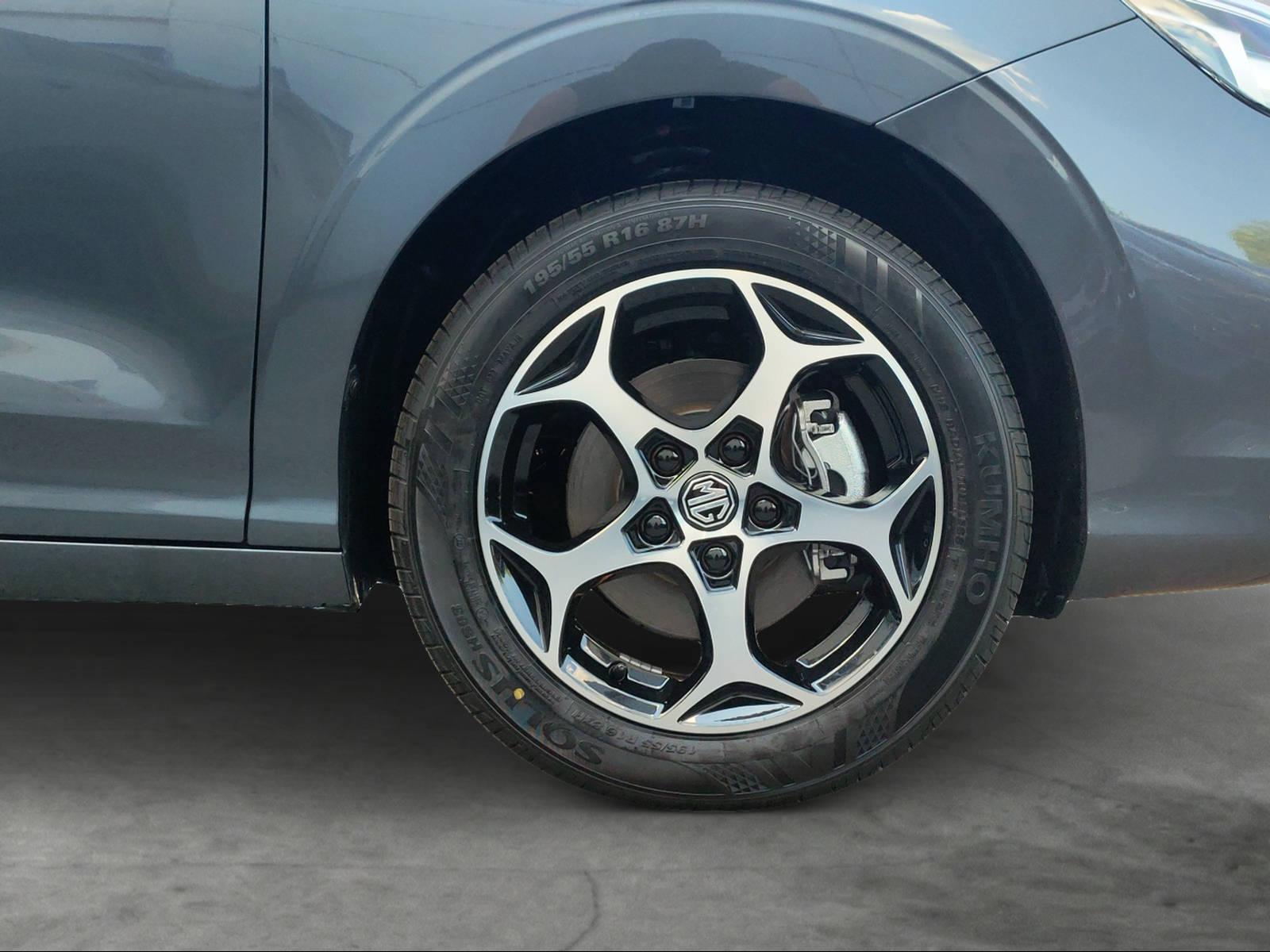 MG 3 1.5 Hybrid Luxury-image-14