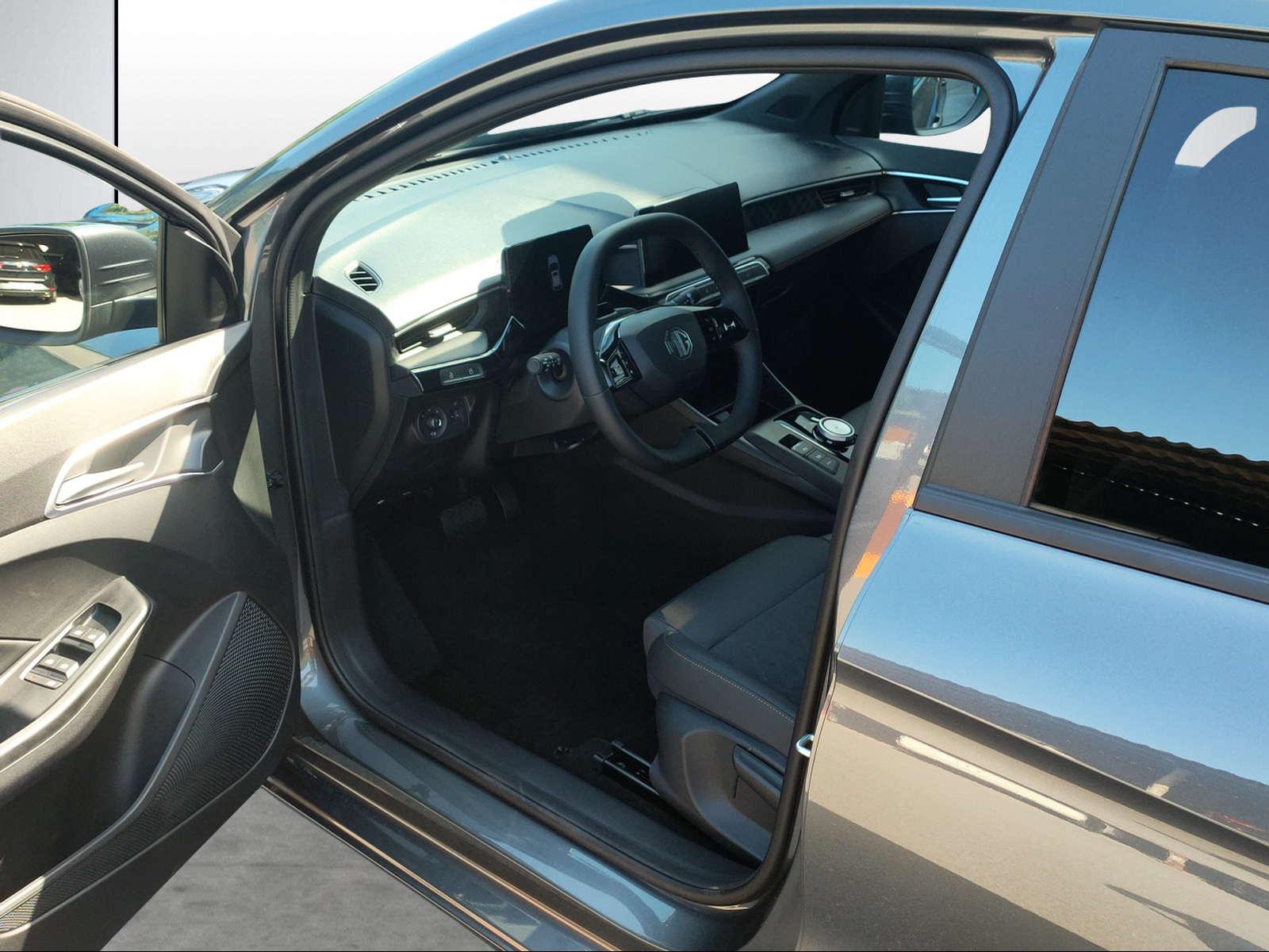 MG 3 1.5 Hybrid Luxury-image-5