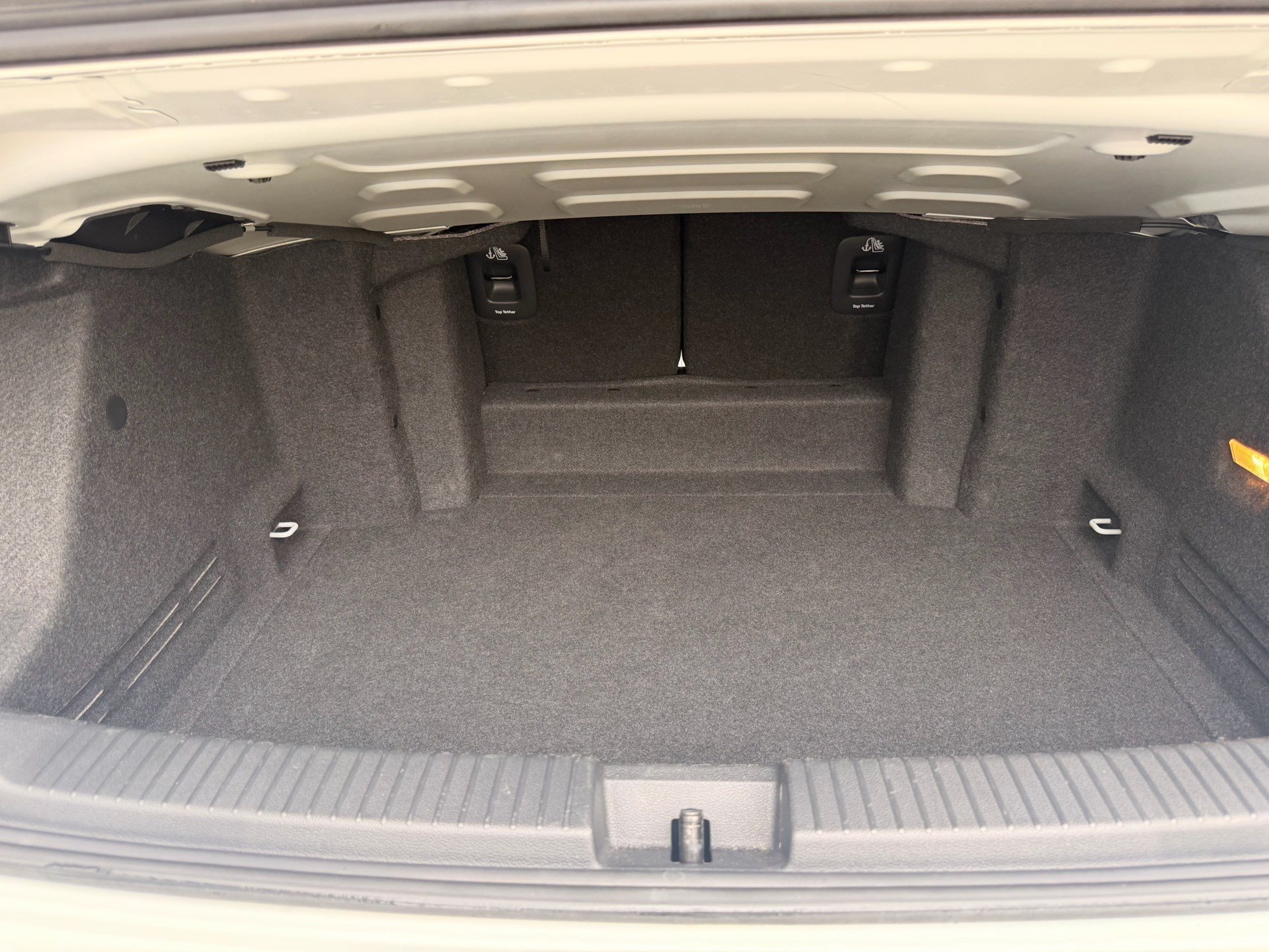 VW T-Roc CABRIOLET 1.5 TSI 150PS R-LINE *** ANHÄNGEKUPPLUNG ***-image-27