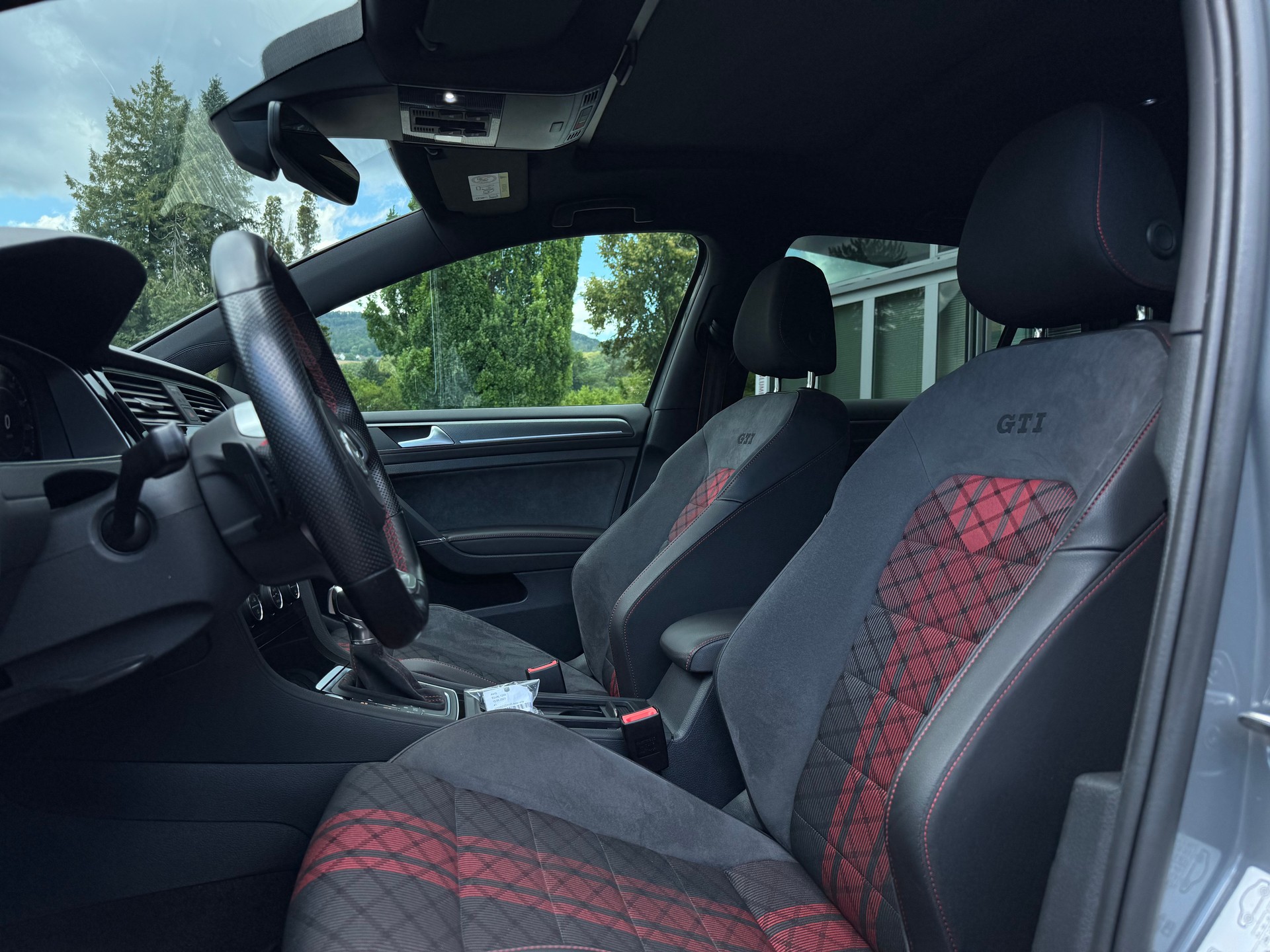 VW Golf 2.0 TSI GTI TCR DSG-image-9