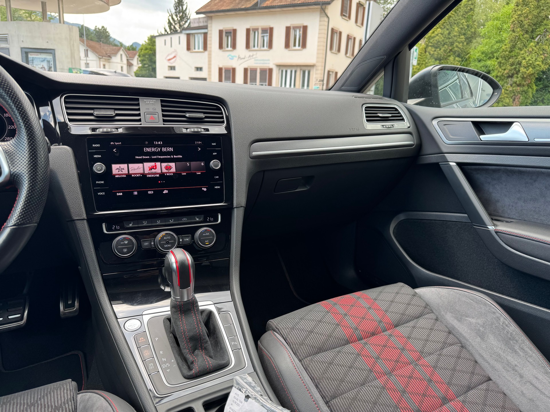 VW Golf 2.0 TSI GTI TCR DSG-image-14